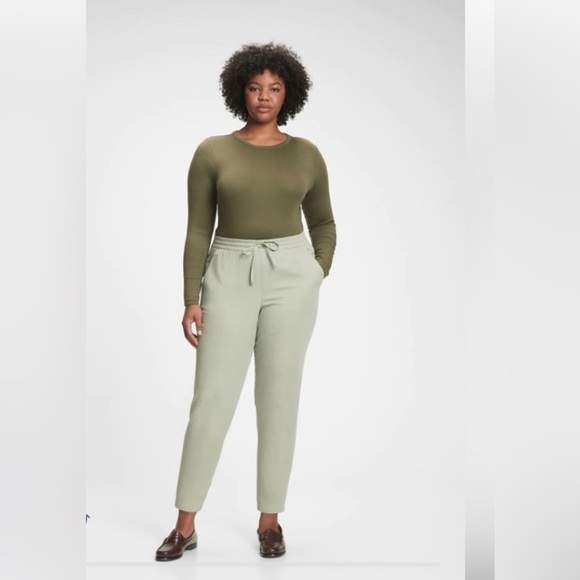 Gap Easy Pant pull On crop Size Medium - Picture 1 of 9